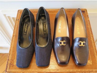 Lot comprenant:1 paire escarpins en tissu...
