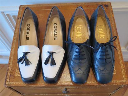 Lot comprenant:1 paire de lacets bleu marine...