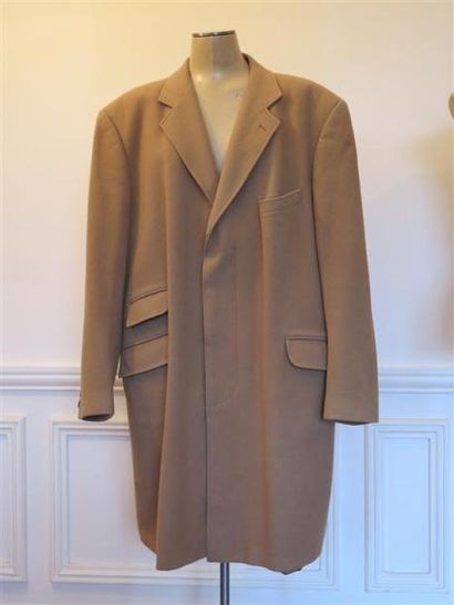 Charles Le Golf
Manteau couleur camel forme...