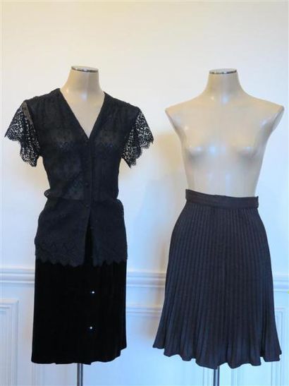 Ungaro et C. Dior
Lot comprenant 2 jupes...