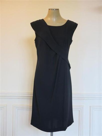 Joseph Eren
Robe crèpe bleu marine T.42.état...