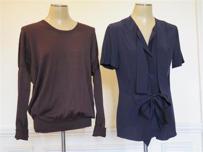 MARNI
Lot comprenant:1 pull marron et 1 haut...