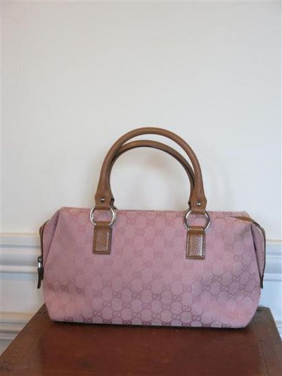 GUCCI
Sac forme cabas,toile monogrammée rose,2...
