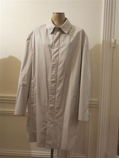 CHRISTIAN DIOR
Imperméable beige T.56
