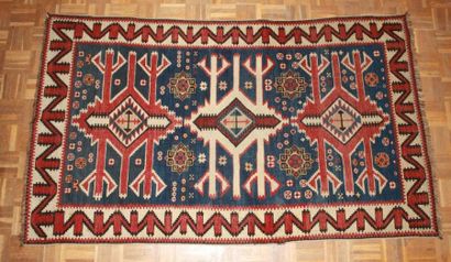 Très original KOUBA (Caucase). Décor rappelant...