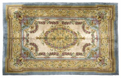 Important tapis aux points de la Savonnerie...