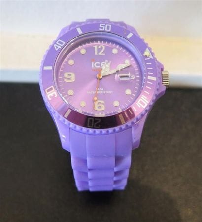 ICE
Montre en caoutchouc mauve Bon état