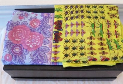 Gucci et Soleiado
Lot comprenant 2 foulard...
