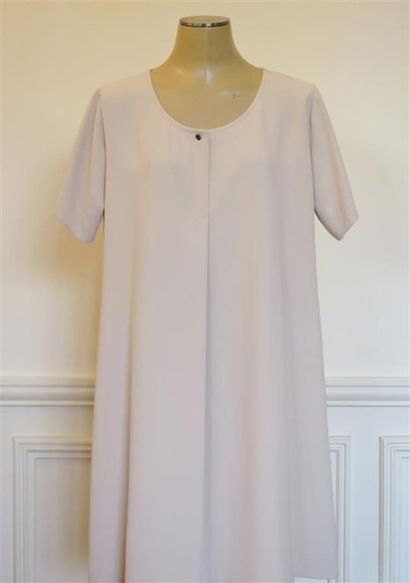 Irena Gregory
Manteau fluide beige manches...