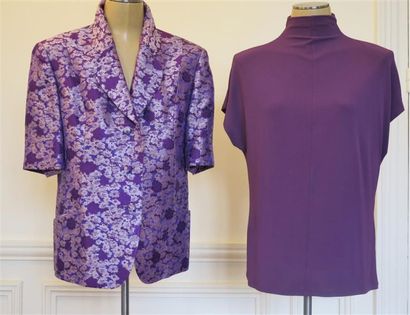Marina RINALDI
Lot comprenant: 1 veste violette...