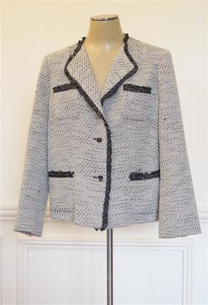 Veste en tweed beige bordé volant noir T...