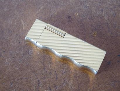 Van Cleef &Arpels
Briquet plaqué or