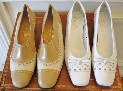 Lot comprenant: 1 paire d'escarpins en chevreau...