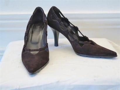 BOSS
Paire escarpins en daim marron T.39,...
