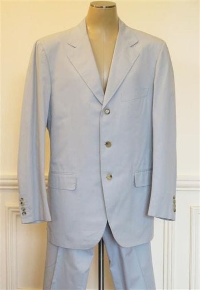 CHRISTIAN DIOR
Costume en coton bleu ciel...