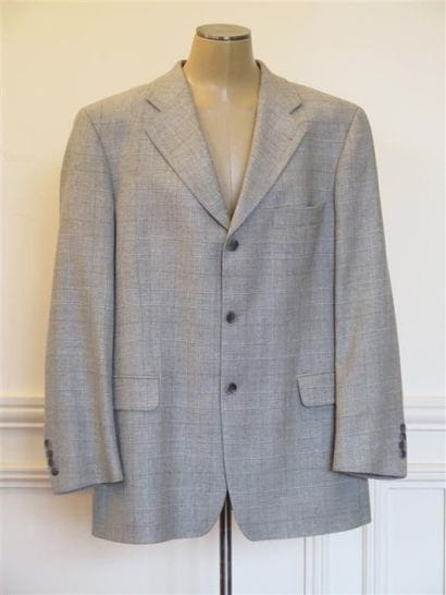 Loro PIANA
Veste en cachemire gris clair...