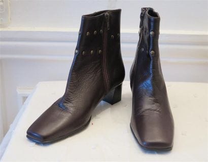 Paire de boots en chevreau marron T.35 état...