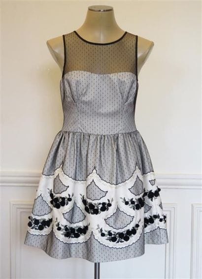 RED VALENTINO
Très jolie robe en tulle point...