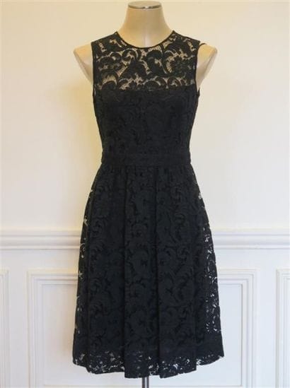PRADA
Robe en dentelle noire T.42 italien...