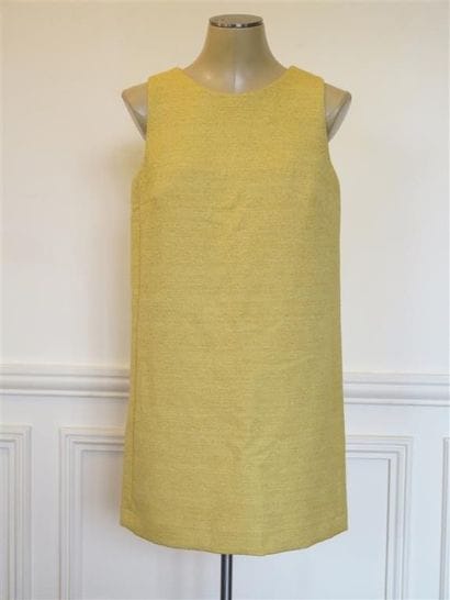 TARA JARMON
Robe droite jaune safran T.4...