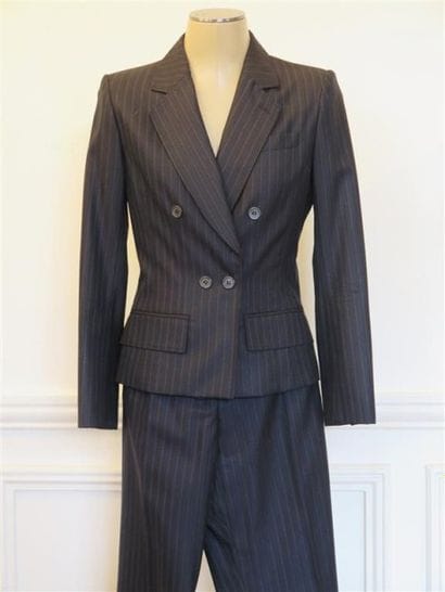 Yves ST LAURENT
Costume pantalon gris rayé...