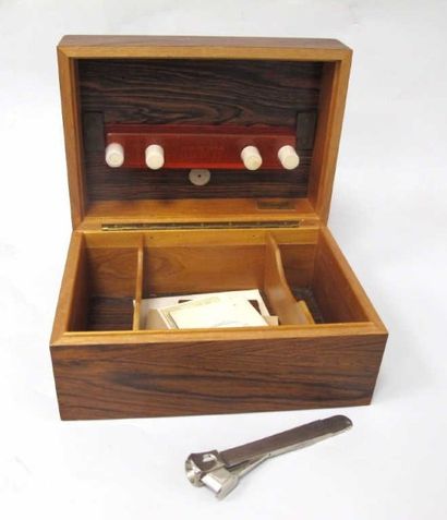 DAVIDOFF
Coffret à cigares en palissandre...