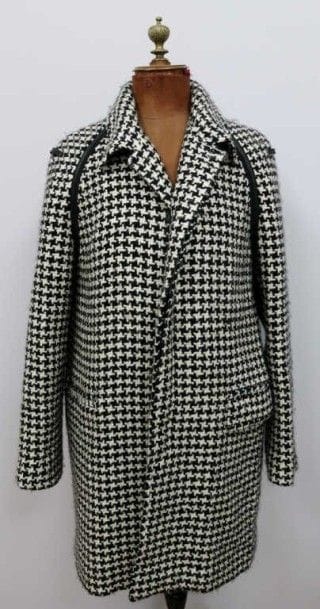 DIOR HOMME
Manteau en laine à moifs pied...