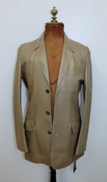 Mugler homme
Veste en cuir. Taille 50. En...