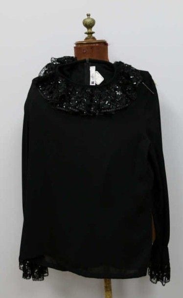 GIVENCHY
Chemisier col paillettes.Taille...