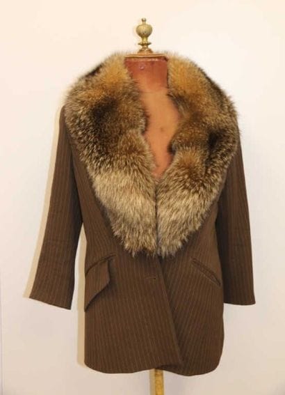 ESCADA
Tailleur col renard. Taille 42