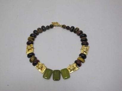 Cheranich Véronique
Collier en étain et argent...