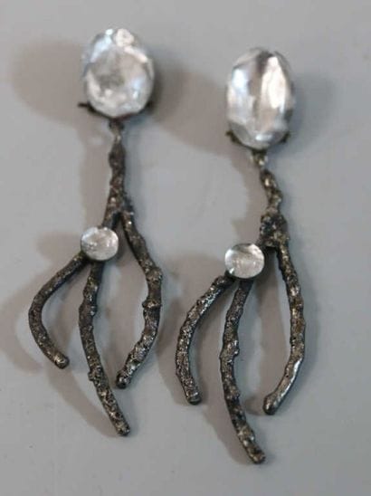 Gautier Jacques
Boucles d'oreille en métal...