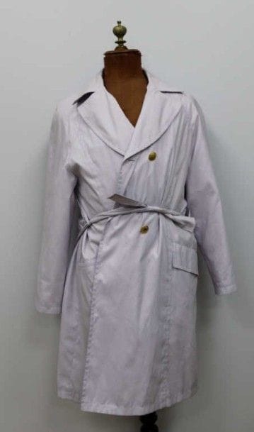 Nina RICCI
Imperméable mauve. En l'état