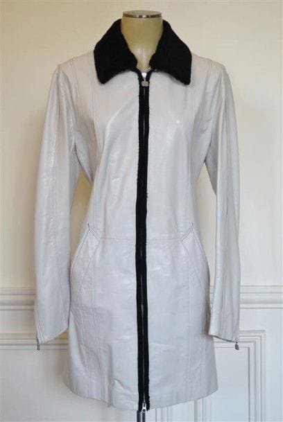 HUGO BOSS
Manteau en cuir blanc nacré col...