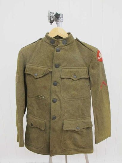 Tenue de soldat US 17-18. Ensemble comprenant:...