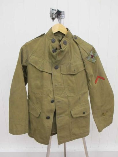 Tenue de soldat US 17-18. Ensemble comprenant:...