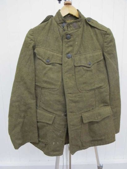Tenue de soldat US 17-18. Ensemble comprenant:...