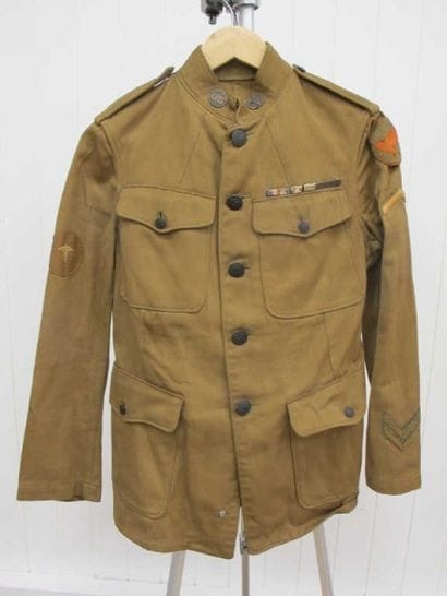 Tenue de soldat US 17-18. Ensemble comprenant:...