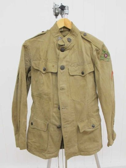 Tenue de soldat US 17-18. Ensemble comprenant:...