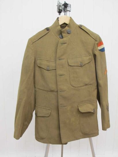 Tenue de soldat US 17-18. Ensemble comprenant:...