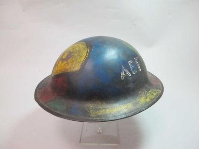 Rare casque US 1917. Camouflage avec insciption...
