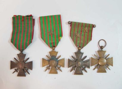 Lot de Croix de Guerres françaises. Deux...