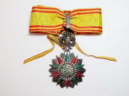 Etoile de Commandeur du Nicham Iftikar. Monogramme...