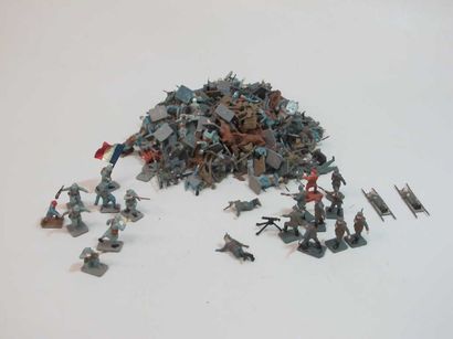 Lot de soldats français et allemands en ...