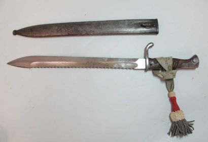 Baïonnette Mauser 98. Plaquette bois et lame...