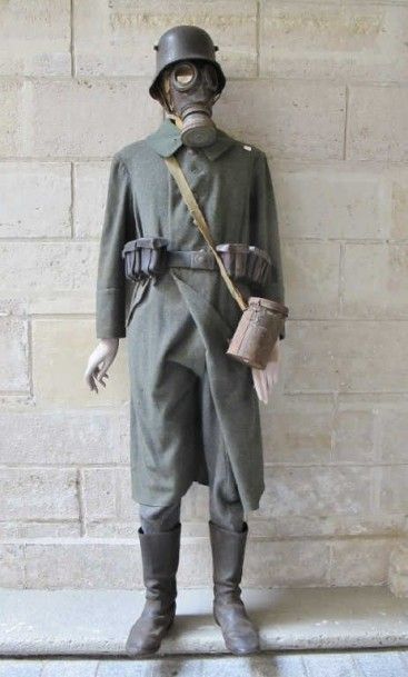 Mannequin d'un fantassin allemand 1915 comprenant...