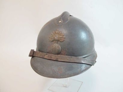 Casque Adrian modèle 1915 pour l'infanterie....