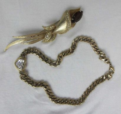 Lot comprenant une broche vintage années...