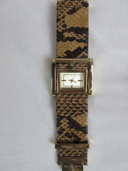 Michael Kors. Montre rectangulaire montée...