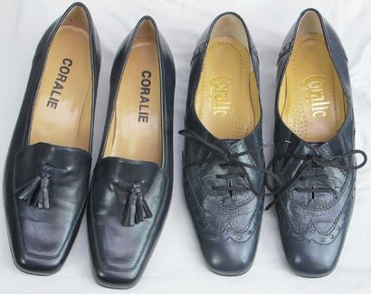 Coralie. Lot de deux paires de chaussures...